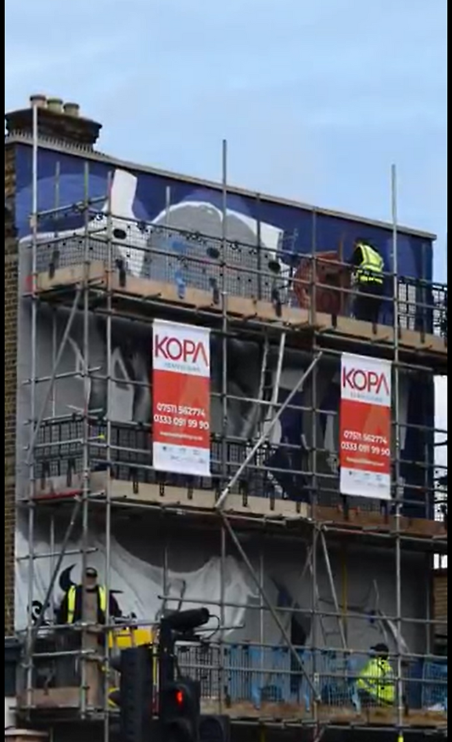 최근 토트넘 SNS에 게시된 손흥민의 벽화 작업 중 일부. 사진=토트넘 SNS