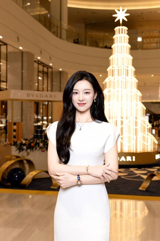 첫 팝업인 현대백화점 판교점 디바스 드림 팝업에 방문한 배우 김지원. 사진 불가리