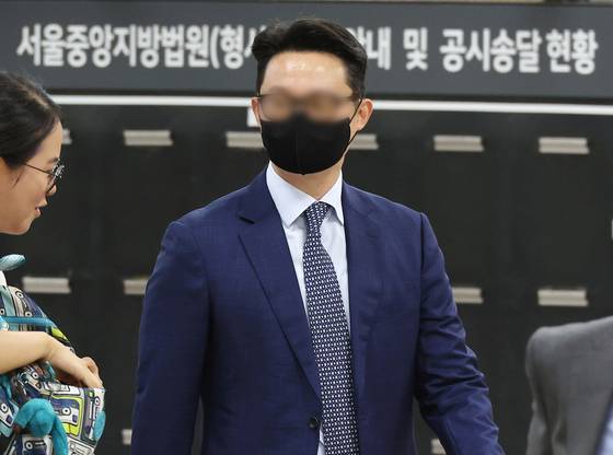 '건진법사 청탁 의혹'의 핵심 인물인 윤영호 전 통일교 세계본부장이 지난 7월 구속전피의자심문을 위해 서울중앙지법에 출석하는 모습. 연합뉴스