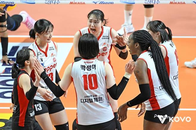 ▲ 지난 5일 열린 GS칼텍스 전에서 AI페퍼스 선수들의 모습 [KOVO] 