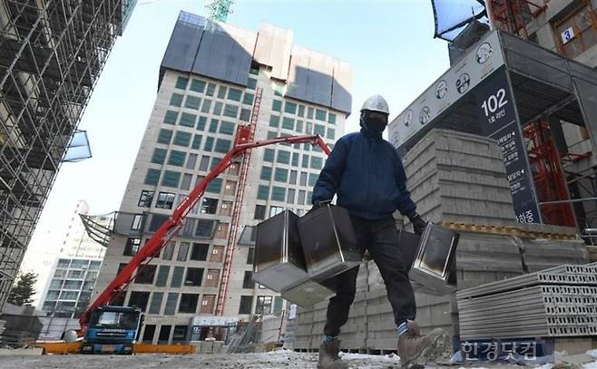 한 아파트 건설 현장 모습. 위 사진은 기사와 관련 없음. 사진=한경DB