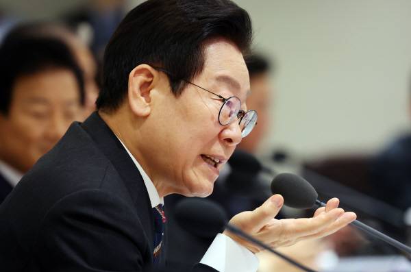 이재명 대통령이 9일 서울 용산 대통령실에서 열린 국무회의에서 발언하고 있다. 연합뉴스
