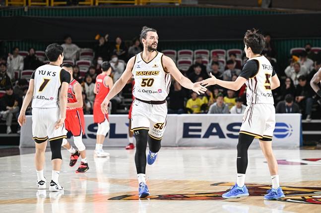 마레이(가운데). /사진=EASL