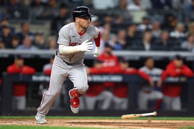 NEW YORK, NEW YORK - OCTOBER 01: Alex Bregman #2 of the Boston Red Sox runs to first base during the third inning against the New York Yankees in game two of the American League Wild Card Series at Yankee Stadium on October 01, 2025 in the Bronx borough of New York City.   Ishika Samant/Getty Images/AFP (Photo by Ishika Samant / GETTY IMAGES NORTH AMERICA / Getty Images via AFP)







<저작권자(c) 연합뉴스, 무단 전재-재배포, AI 학습 및 활용 금지>