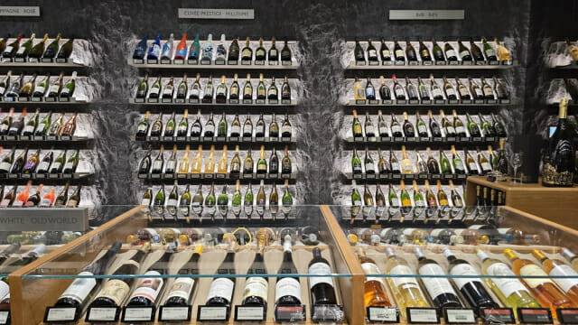 하우스 오브 신세계 청담의 화이트 리쿼 전문 매장 ‘클리어’