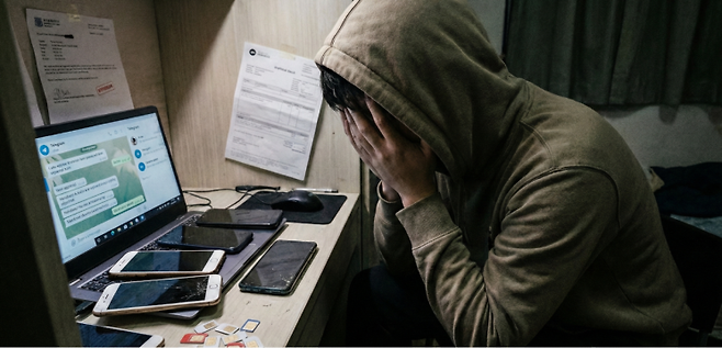 제도권 금융을 이용하기 어려운 저신용자나 대학생 등을 노린 '내구제 대출(나를 스스로 구제하는 대출)'이 기승을 부리고 있다. 생성형 AI