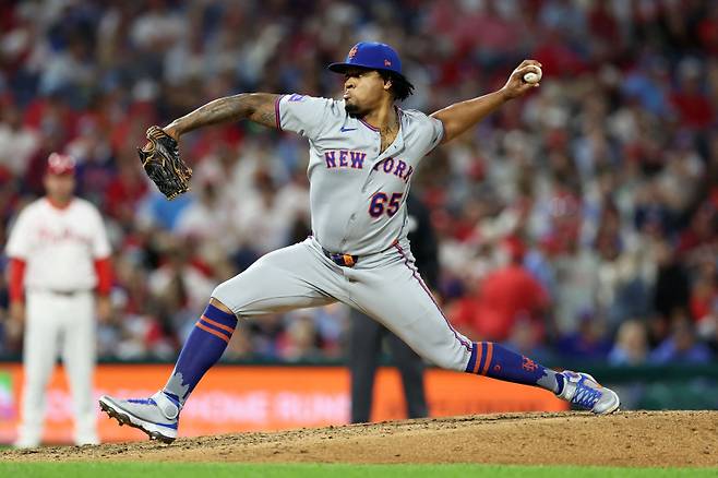 <yonhap photo-2342=""> PHILADELPHIA, PENNSYLVANIA - SEPTEMBER 8: Gregory Soto #65 of the New York Mets throws a pitch in the sixth inning during a game against the Philadelphia Phillies at Citizens Bank Park on September 8, 2025 in Philadelphia, Pennsylvania. Hunter Martin/Getty Images/AFP (Photo by Hunter Martin / GETTY IMAGES NORTH AMERICA / Getty Images via AFP)/2025-09-09 11:00:04/ <저작권자 ⓒ 1980-2025 ㈜연합뉴스. 무단 전재 재배포 금지, AI 학습 및 활용 금지></yonhap>
