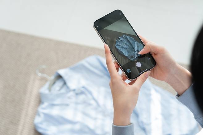 온라인 중고 거래 플랫폼에서 자주 보이는 ‘쿨거래’라는 표현에는 ‘시원시원하게 빨리 거래하자’를 넘는 의미가 담겨 있다고 볼 수 있다. 게티이미지뱅크