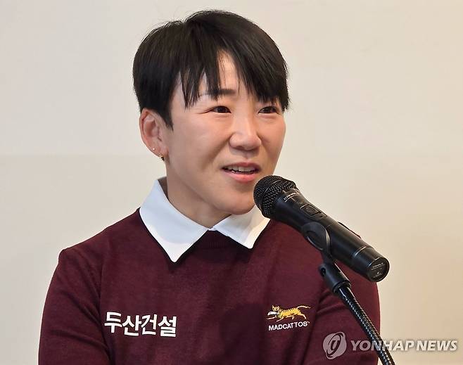 인터뷰하는 신지애 [촬영 최송아]