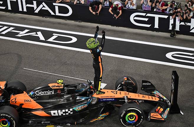 BAT celebrated the successful conclusion of the 2025 Formula 1 season alongside the McLaren Formula 1 Team, marking the end of the season at the Abu Dhabi Grand Prix as their Official Principal Partner and celebrating McLaren’s outstanding performance throughout the year. (BAT)