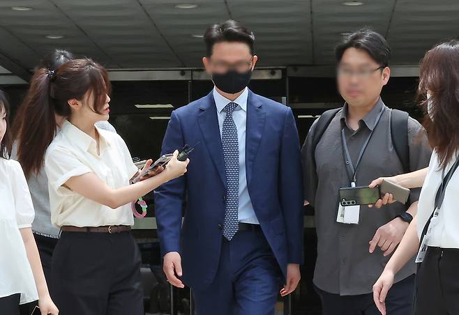 Yun Young-ho, the former head of the Unification Church’s global headquarters, appears at the Seoul Central District Court in Seocho District, southern Seoul, on July 30 for a pretrial detention hearing. [NEWS1]
