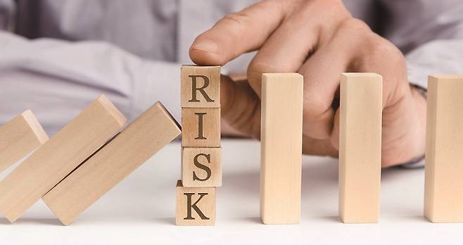 갱신형 보험의 단점은 나도 모르게 보험료가 급격히 불어난다는 것이다.[사진 | 게티이미지뱅크]