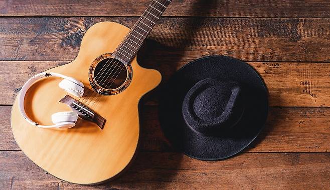 음악평론가인 저자는 발라드를 통해 한국 대중음악의 흐름을 살펴보는 책이다.