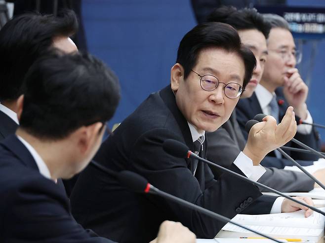 이재명 대통령이 12일 세종시 정부세종컨벤션센터에서 열린 과학기술정보통신부·개인정보보호위원회 업무보고에서 발언하고 있다.  사진=뉴시스