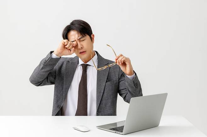 겨울철에는 낮은 온도와 습도의 영향으로 각종 눈병이 발생하기 쉽다. 사진=클립아트코리아