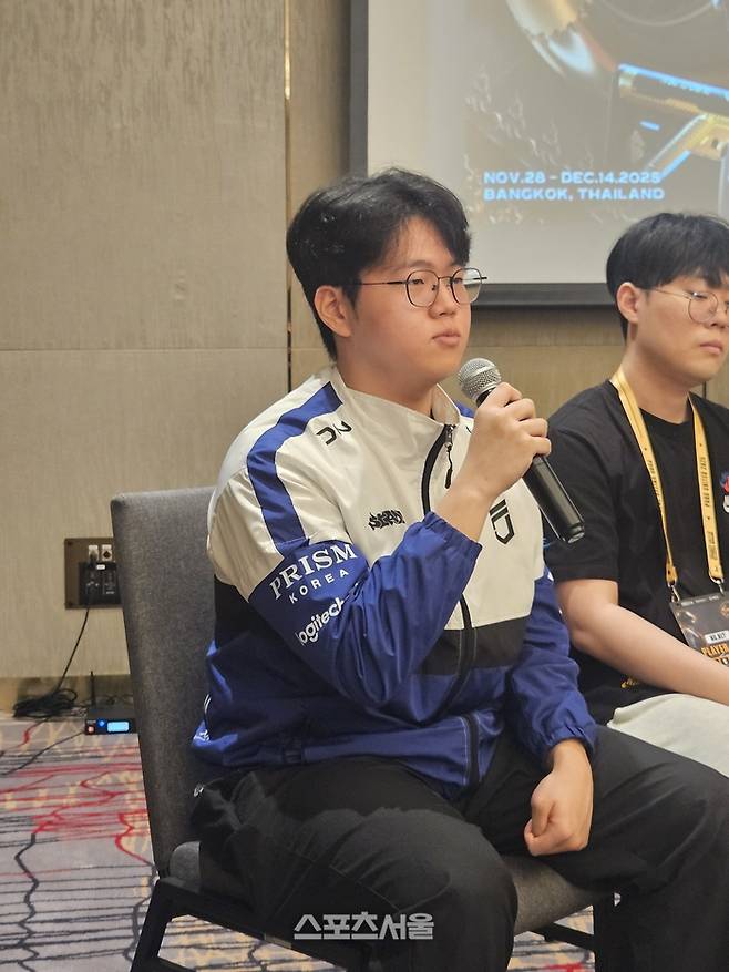 ‘살루트’ 우제현이 11일(한국 시간) 태국 방콕 차트리움 그랜드 방콕에서 열린 PGC 2025 프레스데이에서 각오를 밝히고 있다. 방콕 | 강윤식 기자 skywalker@sportsseoul.com