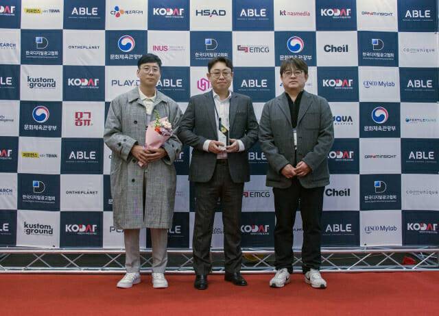 (왼쪽부터) 인크로스 박영택 AI비즈솔루션팀장, 원정환 경영지원본부장 겸 개발본부장, 김희수 미디어사업실장. (제공=인크로스)