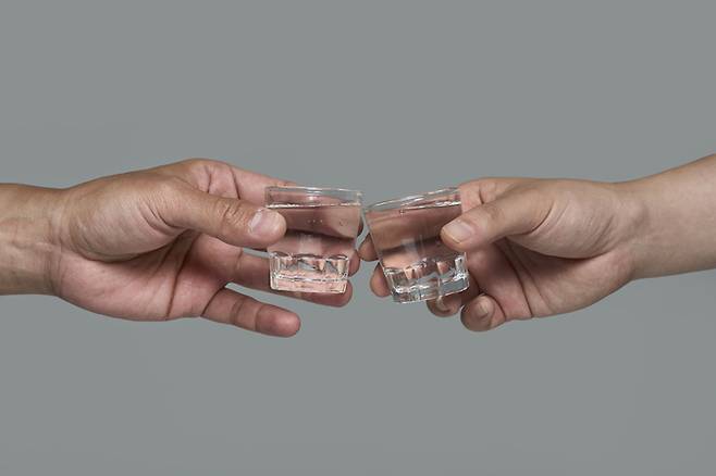 의료 전문가들이 감기나 독감에 걸렸을 때 피해야 하는 음식으로 알코올을 꼽았다. 사진은 기사 이해를 돕기 위한 자료 사진. /사진=게티이미지뱅크