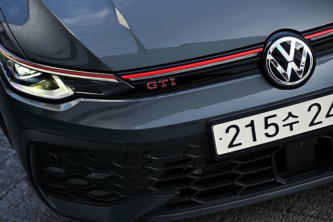 폭스바겐 골프 GTI. 사진: 김학수 기자