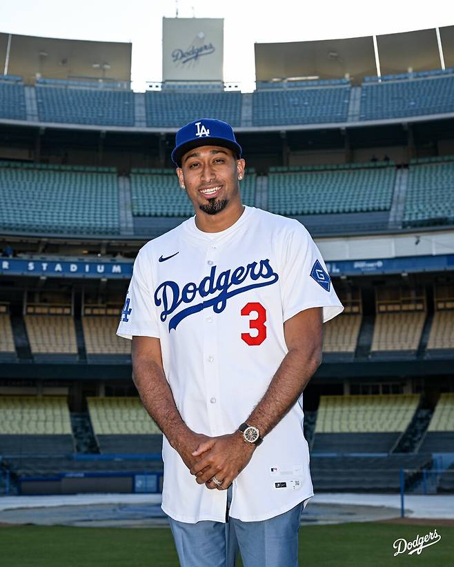 ▲ 디아스는 다저스에서 등번호 3번을 단다. 아들 셋을 의미한다고. 메츠에서 쓰던 39번은 로이 캄파넬라의 영구결번으로 지정돼 있다. ⓒ LA 다저스