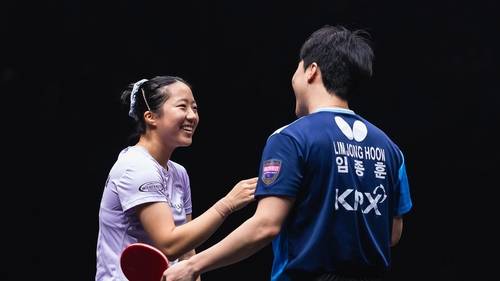 임종훈과 대화하는 신유빈(왼쪽) [WTT 인스타그램 캡처. 재판매 및 DB 금지]