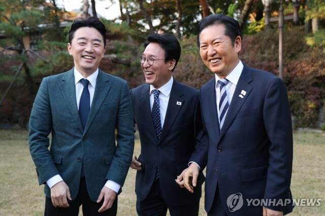 한자리에 모인 당정대.(오른쪽이 정청래 대표) 연합뉴스