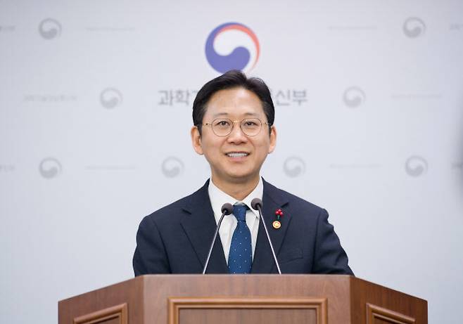 배경훈 부총리 겸 과학기술정보통신부 장관이 12일 정부세종청사 기자실에서 ‘2026년도 과기정통부 업무계획 보고’ 관련 브리핑을 하고 있다. 사진=연합뉴스