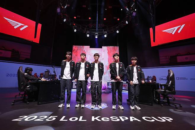 케스파컵 결승진출에서 승리한 T1 선수단. 사진 | e스포츠협회