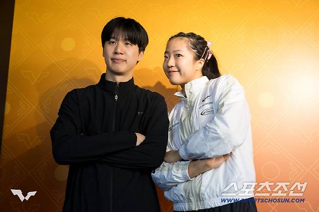 WTT파이널 사상 첫 혼합복식 금메달을 이끈 대한항공 함소리 코치와 신유빈, 사진출처=WTT