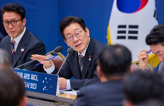 이재명 대통령이 지난 12일 국토교통부 등 부처별 업무보고 현장에서 발언하고 있다. (대통령실)