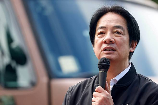 Taiwan President Lai Ching-te delivers a speech after inspecting reservists operating a Taiwan made Hummer 2 Drone during a training session at Loung Te Industrial Parks Service Center in Yilan, Taiwan on Dec. 2. [REUTERS/YONHAP]