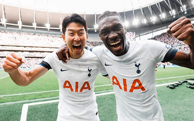 손흥민(좌), 이브 비수마(우)_토트넘 구단 공식 SNS