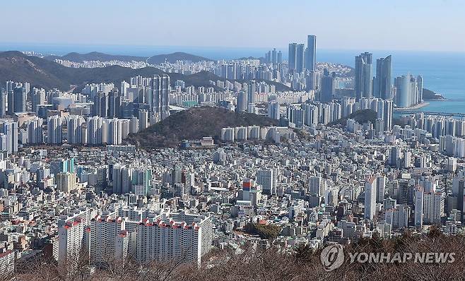 부산 수영·해운대구 일대 아파트와 고층빌딩 [연합뉴스 자료 사진]