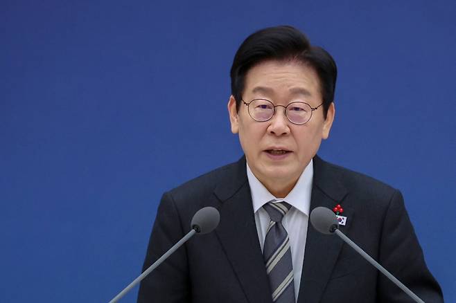 이재명 대통령이 지난 12일 세종시 정부세종컨벤션센터에서 열린 정부 업무보고에서 발언하고 있다.