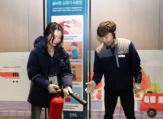 GS건설 ‘안전 동행 워크샵’에서 안전체험을 하고 있다. (사진=GS건설)