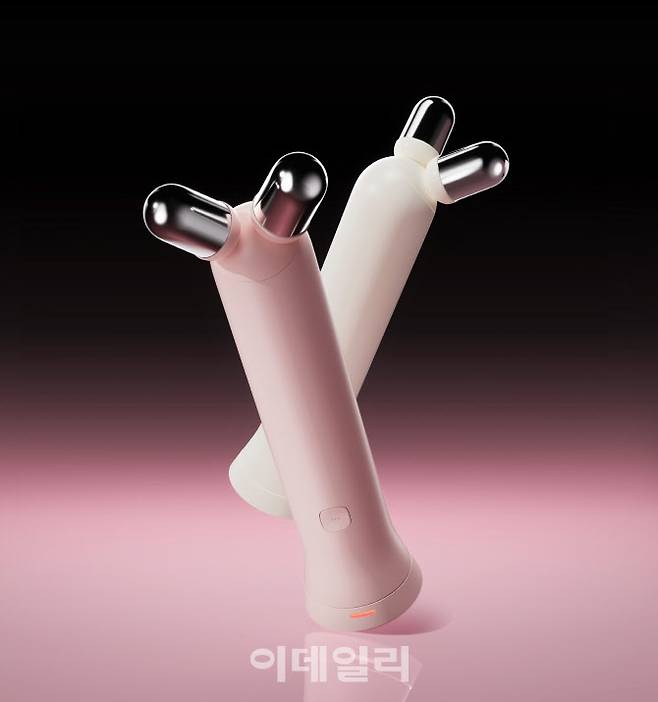 에이피알 메디큐브 에이지알 부스터 브이 롤러(사진=에이피알)