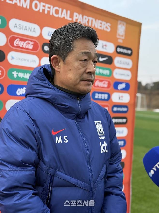U-23 축구대표팀 이민성 감독이 15일 대한민국축구종합센터에서 인터뷰에 응하고 있다. 천안 | 정다워 기자