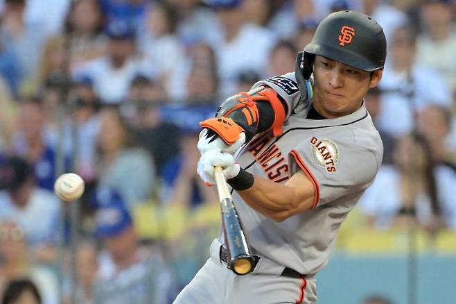 Sep 20, 2025; Los Angeles, California, USA;  San Francisco Giants center fielder Jung Hoo Lee (51) singles in the first inning against the Los Angeles Dodgers at Dodger Stadium. Mandatory Credit: Jayne Kamin-Oncea-Imagn Images







<저작권자(c) 연합뉴스, 무단 전재-재배포, AI 학습 및 활용 금지>