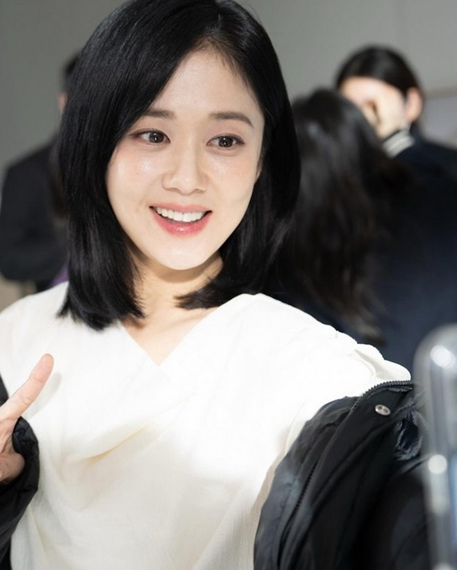 14일 한 온라인 커뮤니티에 ‘장나라 근황’이라는 제목과 함께 장나라의 일상 사진들이 공개됐다. / 사진 = 온라인 커뮤니티 캡처