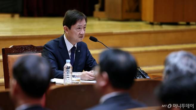 (서울=뉴스1) 구윤성 기자 = 이찬진 금융감독원장이 1일 서울 여의도 금융감독원에서 출입기자단과의 기자간담회를 열고 인사말을 하고 있다. 2025.12.1/뉴스1  Copyright (C) 뉴스1. All rights reserved. 무단 전재 및 재배포,  AI학습 이용 금지. /사진=(서울=뉴스1) 구윤성 기자