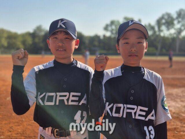 대한유소년야구연맹 20기 대표팀 옥정인, 홍석준(이상 도봉구유소년야구단)./가오슝(대만)=노찬혁 기자