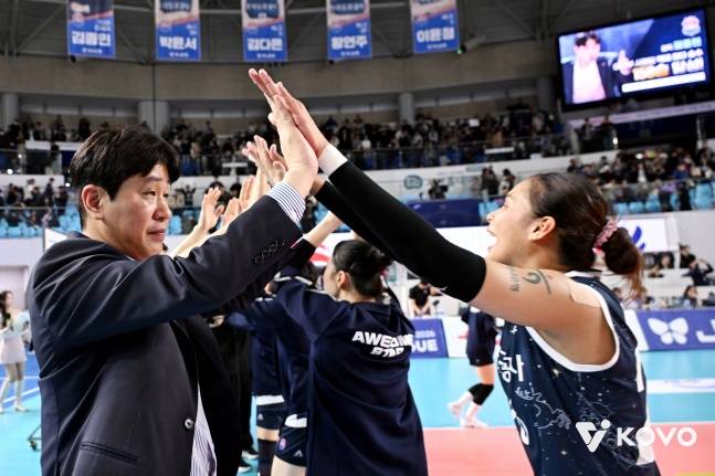 한국도로공사 김종민 감독. /사진=한국배구연맹 제공