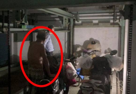 영화 기생충을 방불케 한 그는 경찰 조사 후 풀려나자마자 다시 지하로 돌아와 거주를 시도하다 재체포되는 황당한 소동을 벌였다. (사진=TVBS 캡처)