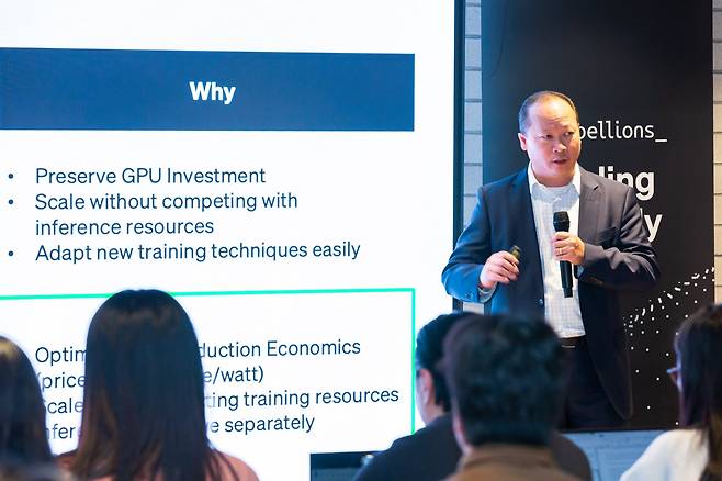 마샬 초이 리벨리온 최고사업책임자(CBO)가 16일 경기 성남시 분당구 사옥에서 열린 설립 5주년 기념 ‘미디어데이’ 행사에서 발표하고 있다./리벨리온