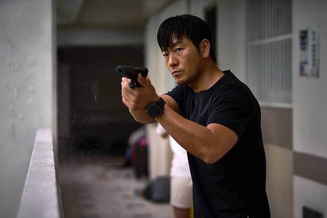 Park Hae-soo stars in "The Great Flood" (Netflix)