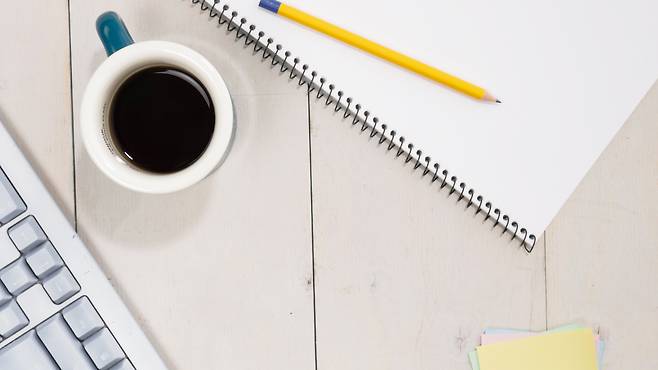 인공지능(AI)과 ESG(환경·사회·지배구조) 경영 등으로 인한 산업 지형 급변이 자격증 시장에도 적잖은 영향을 미칠 것으로 예상되고 있다. 게티이미지뱅크