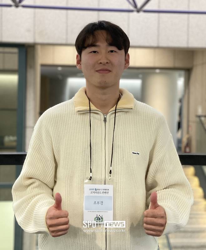 ▲ '야구단에서 생기는 모든 일'을 하는 LG 배팅볼 투수 조부겸. ⓒ 신원철 기자