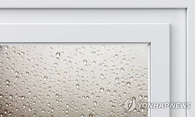 비 오는 창문 제작 김민준[게티이미지뱅크 그래픽 사용]