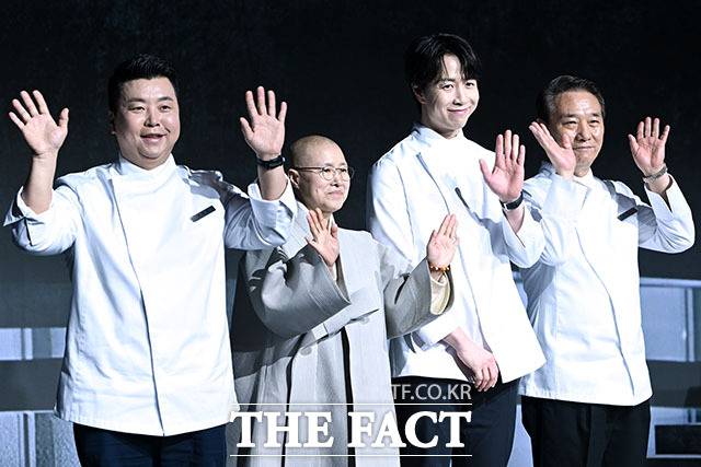 백수저 셰프로 흑백요리사 시즌2 참가한 요리사 정호영과 선재스님, 손종원, 후덕죽(왼쪽부터).