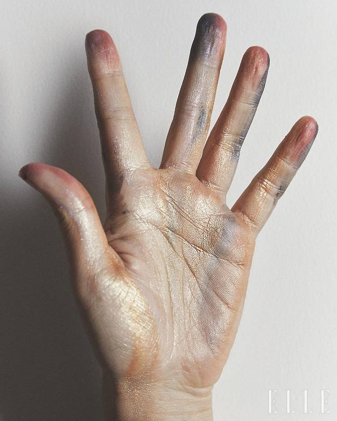 자신만의 메이크업 스타일을 만들어내는 무기, 박태윤 실장의 손.